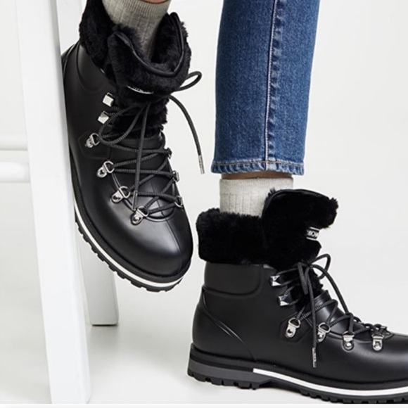 Michael Kors Black Lanis PVC & Faux Fur Rain Boot Sz 9 Reflective Laces - Picture 1 of 16